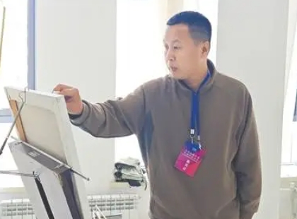 李佳佳