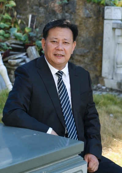 鄢福初