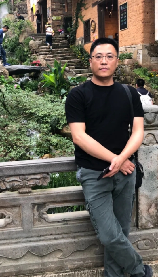 张伟