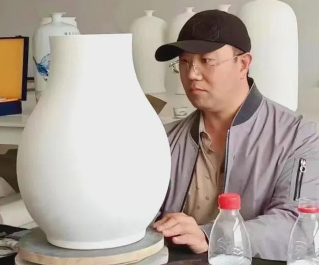  崔    鲲