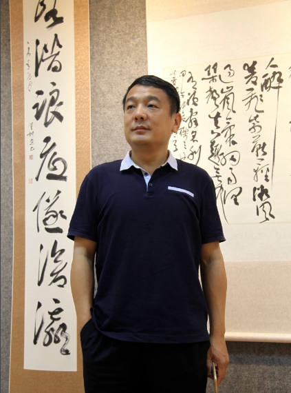 董 坤