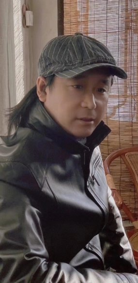 杨 雯