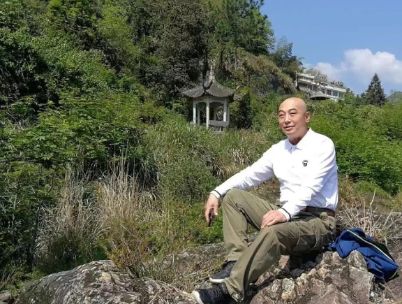 丁履磊