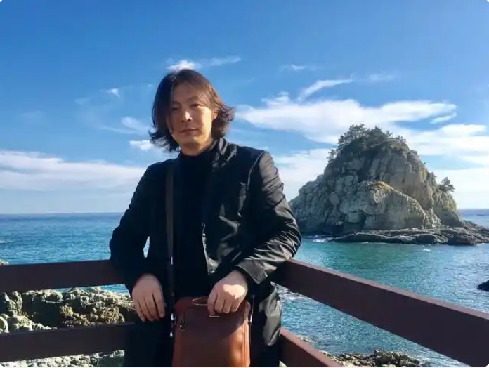 张  磊