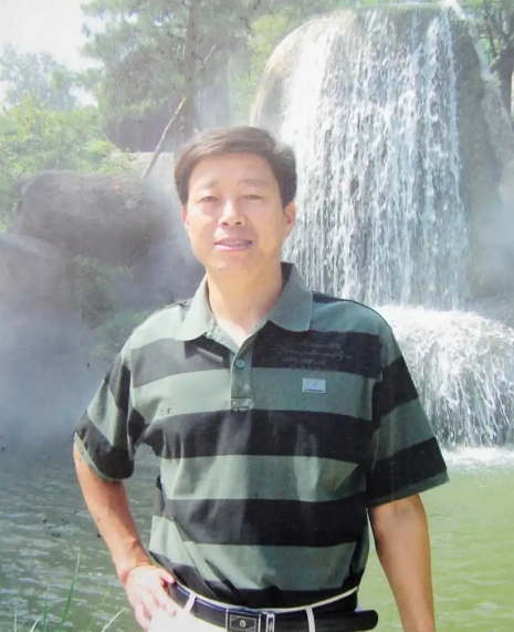 杨连山