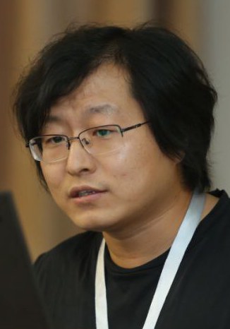 邹典飞