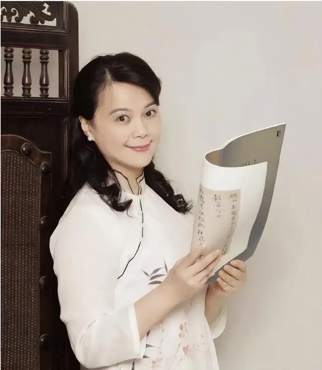 瞿蓓